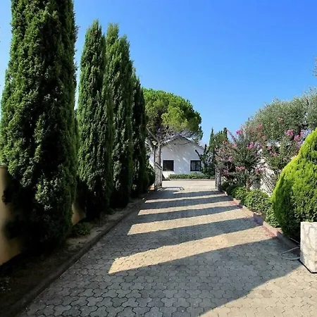 Villa Magnificent Clara With Big Pool *